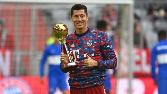 开云体育下载-穆勒盛赞“世一锋”进阶，大胜后高层送纳帅一份大礼