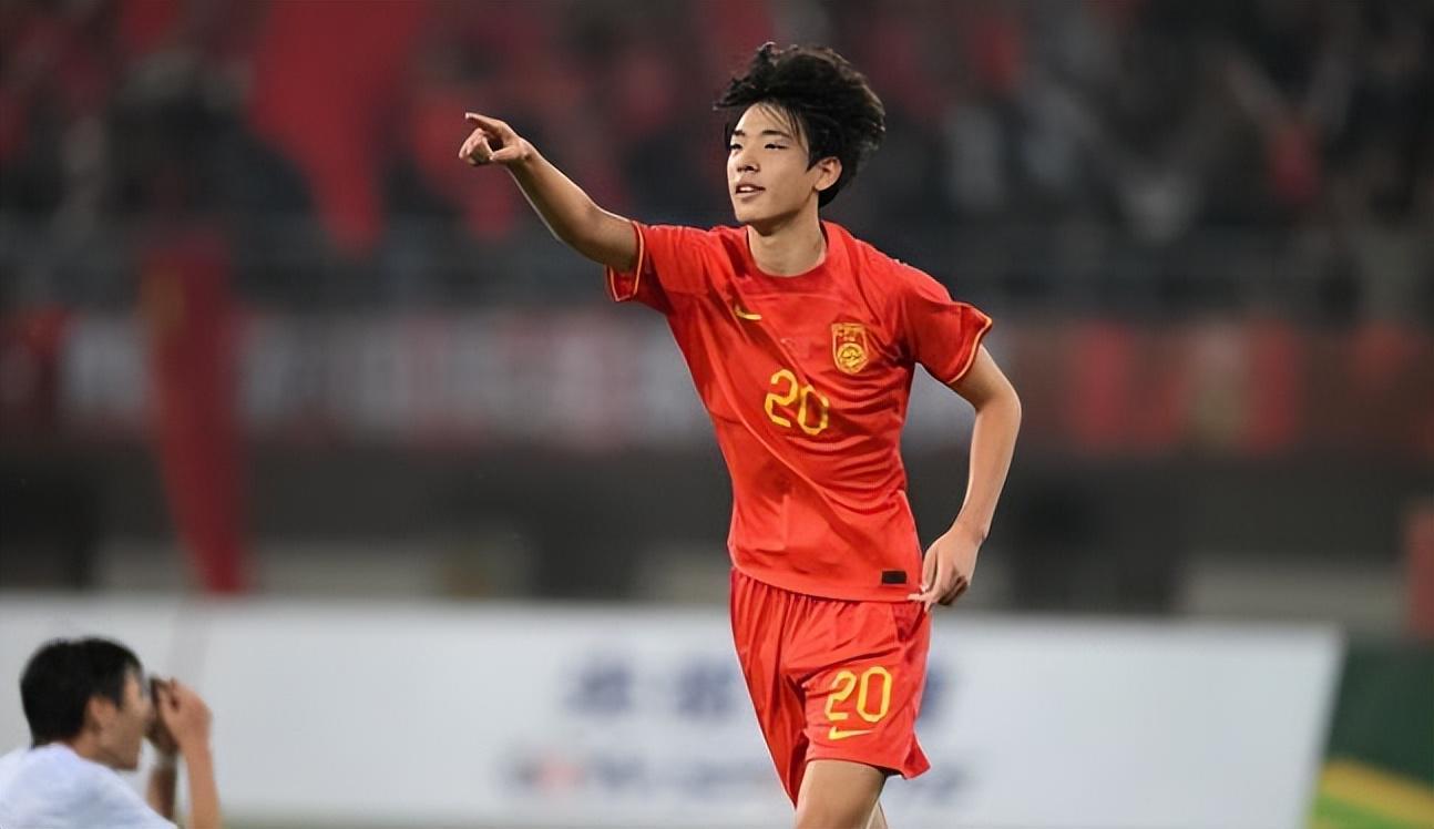 开云体育下载官网-意外！朱鹏宇意外成中国球员留洋热门人选，球迷却表示是谣言