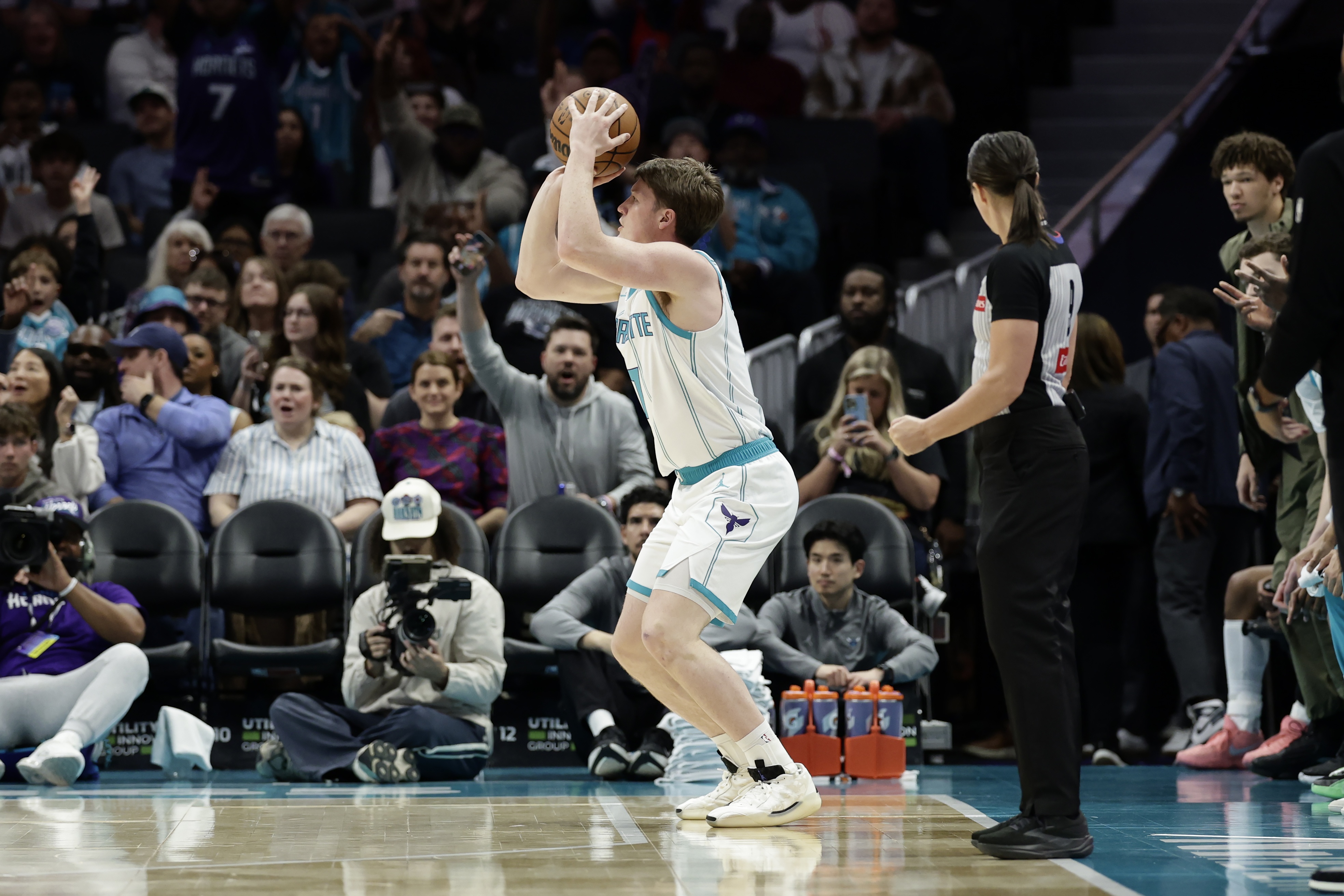 开云体育下载官网-最近几场略迷！克尼佩尔出战25分钟 12中4&amp;三分3中0拿8分7板